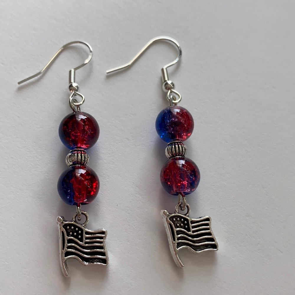 Super Cute Flag 🇺🇸 Dangle Earrings
